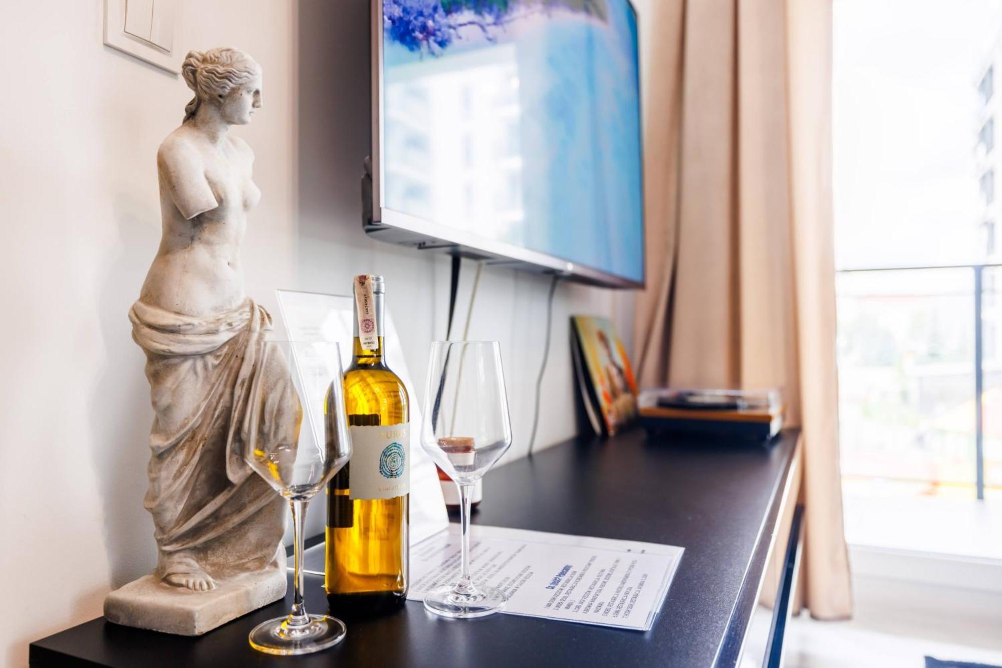 Luxury Apartment With Spa Bath- City Centre, Free Parking Rzeszow Ngoại thất bức ảnh
