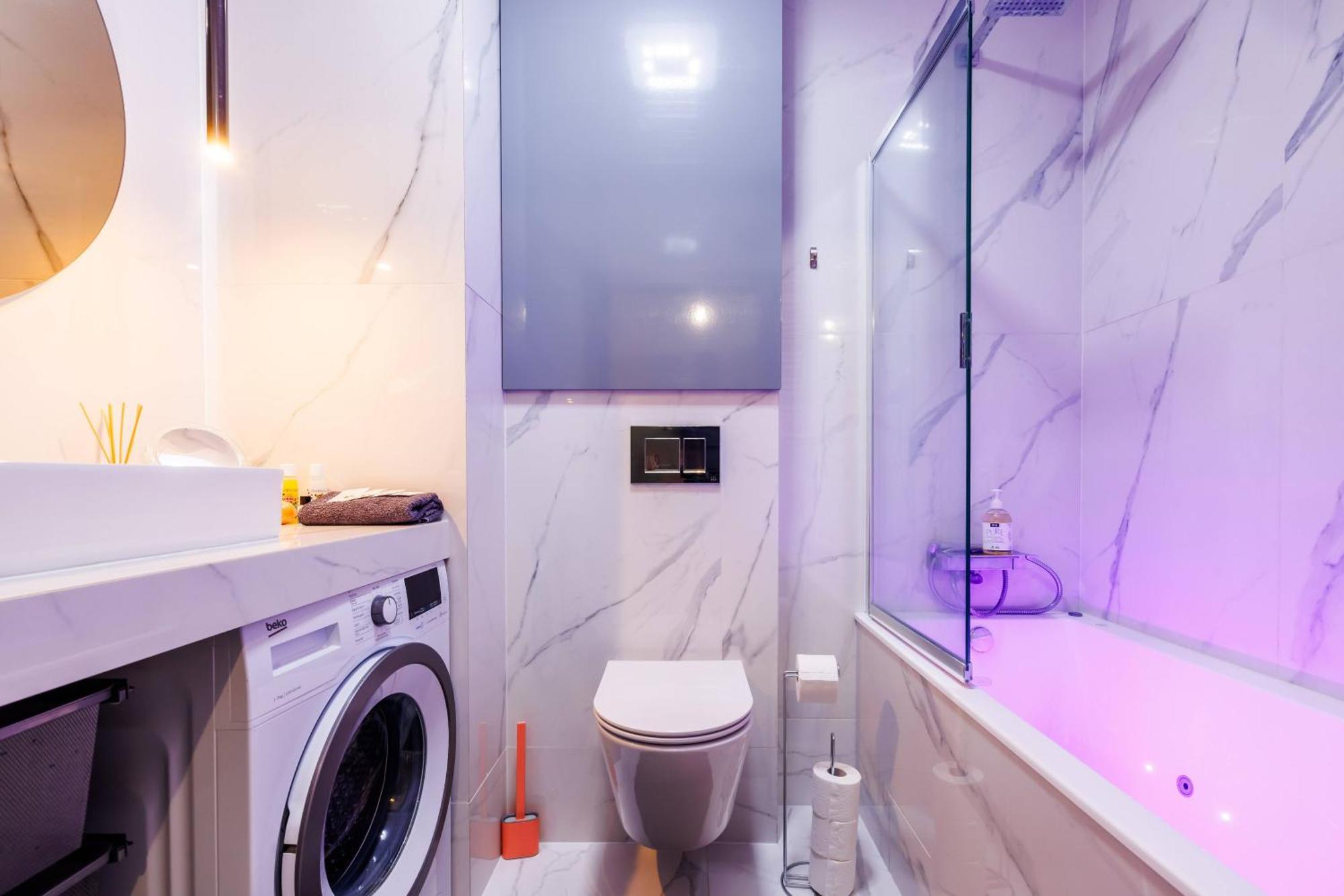 Luxury Apartment With Spa Bath- City Centre, Free Parking Rzeszow Ngoại thất bức ảnh
