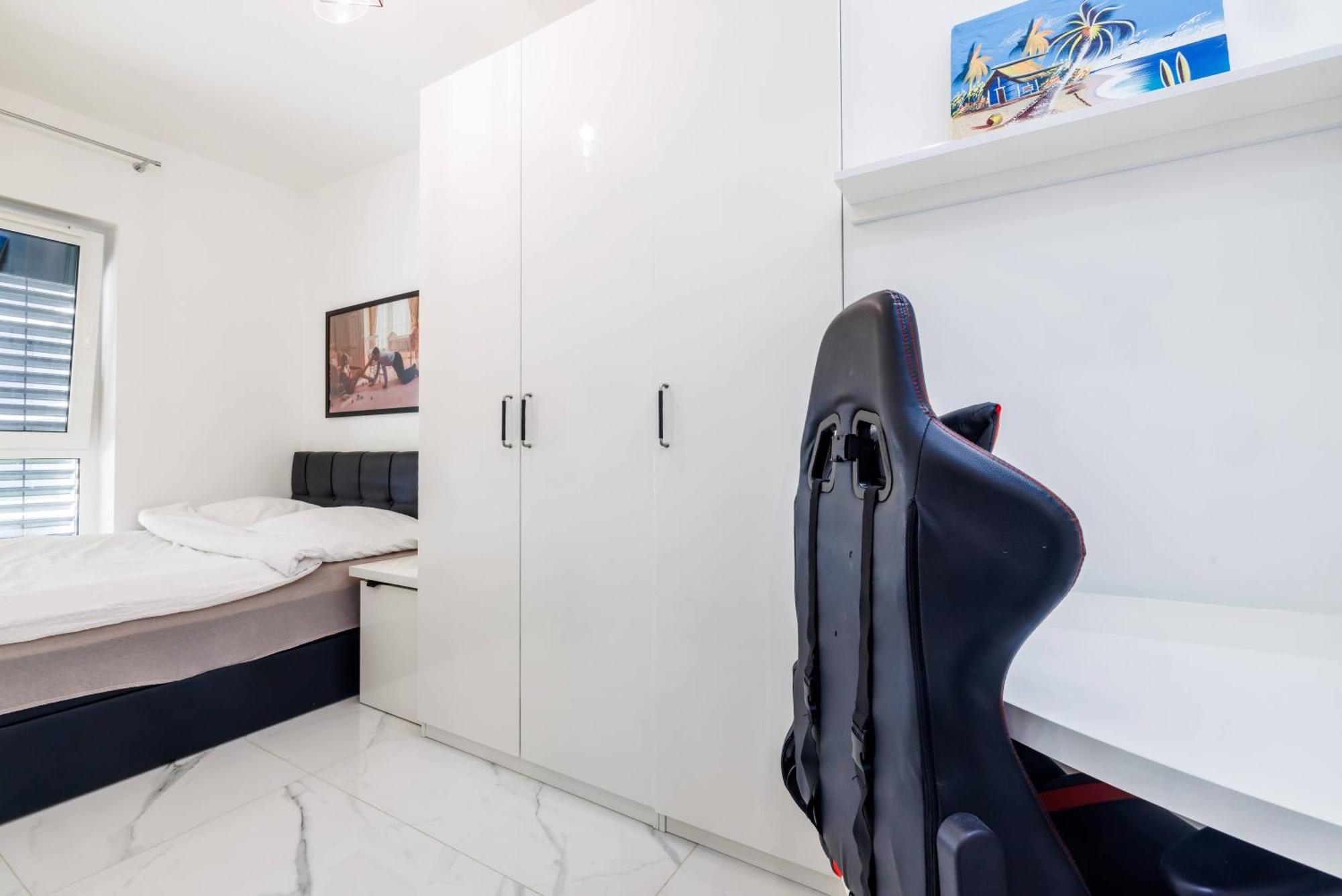 Luxury Apartment With Spa Bath- City Centre, Free Parking Rzeszow Ngoại thất bức ảnh